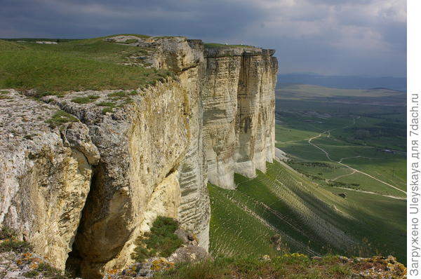 Белая скала Ак-Кая, Красная долина пионов, дуб Суворова, фонтан Кутузова